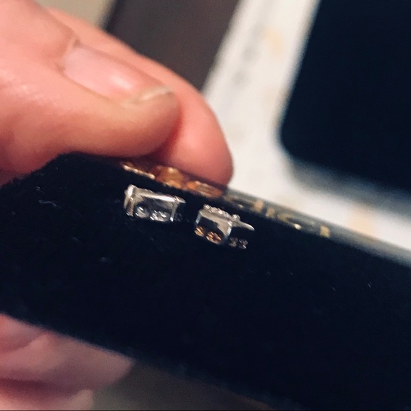 NEW: Fashionable Dainty Sterling Silver [Stamped 925s] CZ Post Stud Earrings - Picture 10 of 16